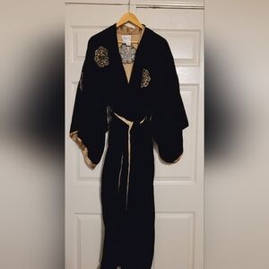 Natori Black velvet and Gold Women's Robe